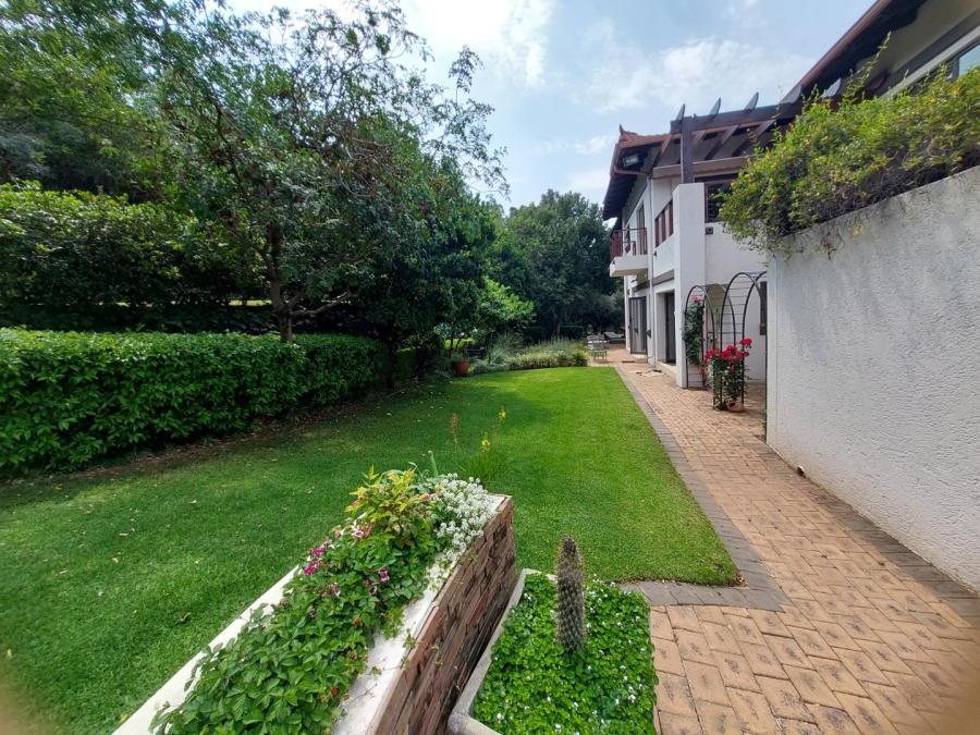 6 Bedroom Property for Sale in Birdwood Estate North West